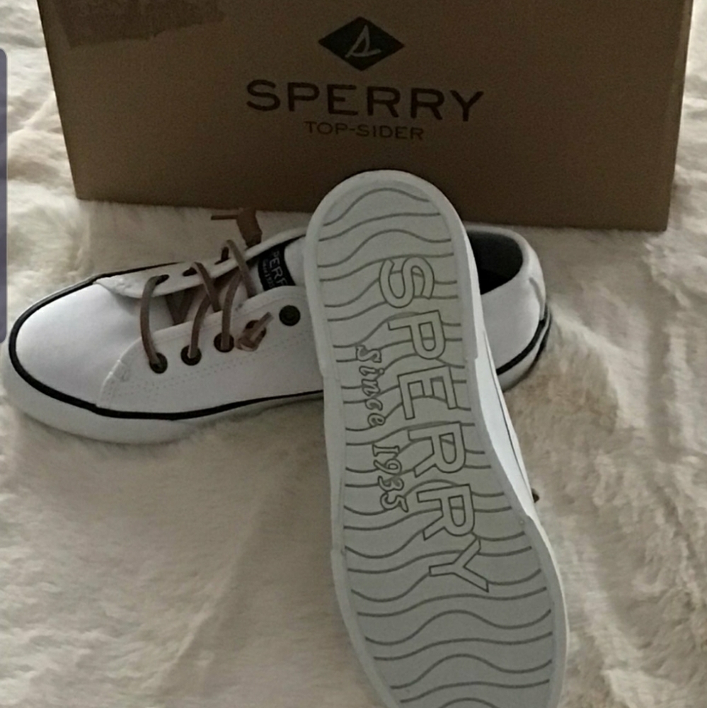 Womens NEW Sperry sneakers